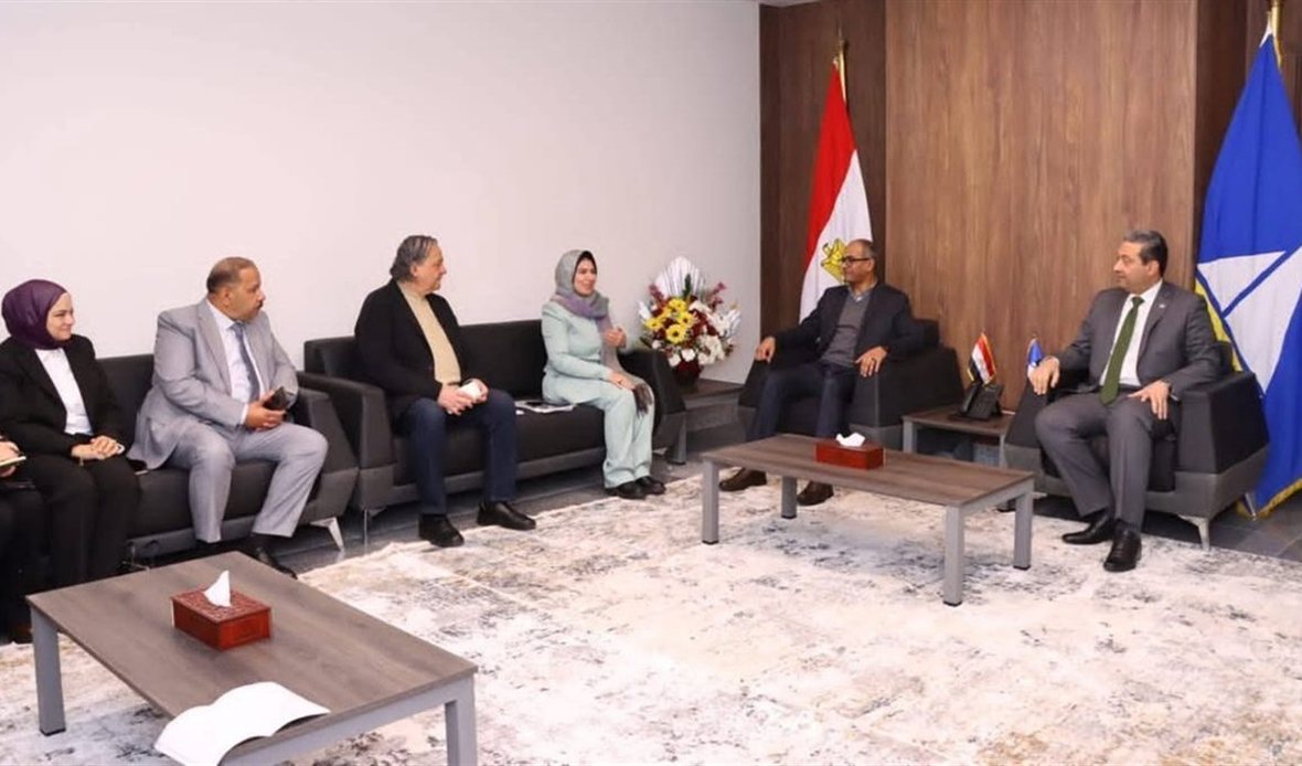 عقدت نائب محافظ دمياط