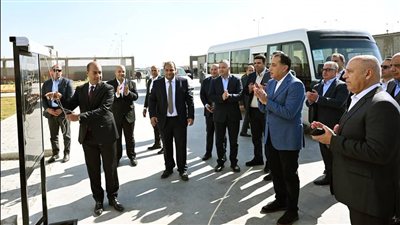 رئيس الوزراء يفتتح أول مصنع في مصر لإنتاج أرضيات SPC بمشروع «كامستون» بالسخنة الصناعية باستثمارات 8 ملايين دولار
