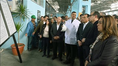 رئيس الوزراء يتفقد خط الإنتاج الجديد لـ«سلك الألومنيوم» بشركة مصر للألومنيوم بطاقة 60 ألف طن سنويًا عقب افتتاح المرحلة الأولى من مشروع «أوبيليسك» بنجع حمادي