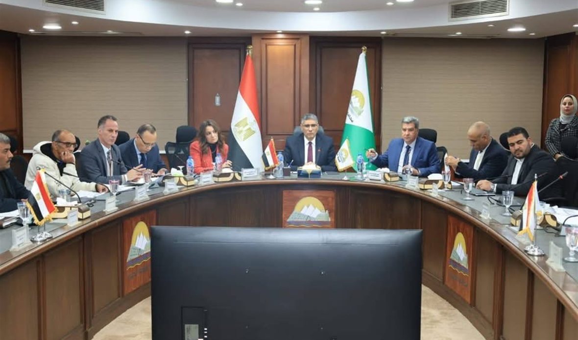 محافظ الجيزة يعقد