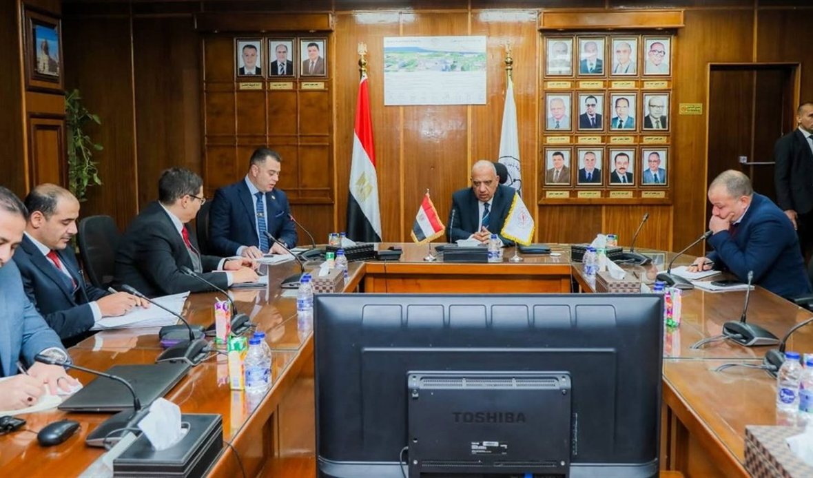 وزير الكهرباء والطاقة