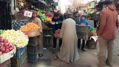 محافظ أسيوط: حملات مكثفة بحي شرق لإزالة إشغالات الباعة الجائلين ورفع الحواجز الحديدية بشارع رياض