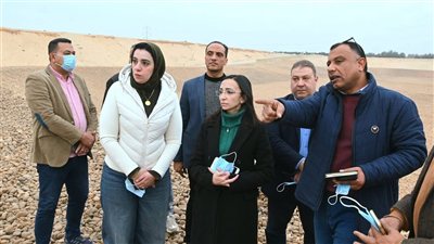 جاكلين عازر تتابع أعمال المدفن الصحي بمركز بدر وتطوير منظومة النظافة