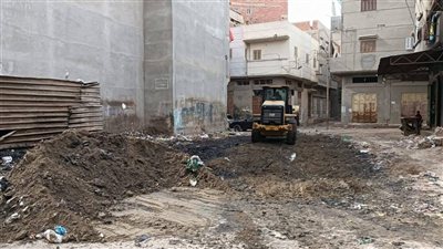 استمرار أعمال فريق التدخل السريع لرفع المخلفات والتراكمات بمناطق متفرقة بمحافظة دمياط