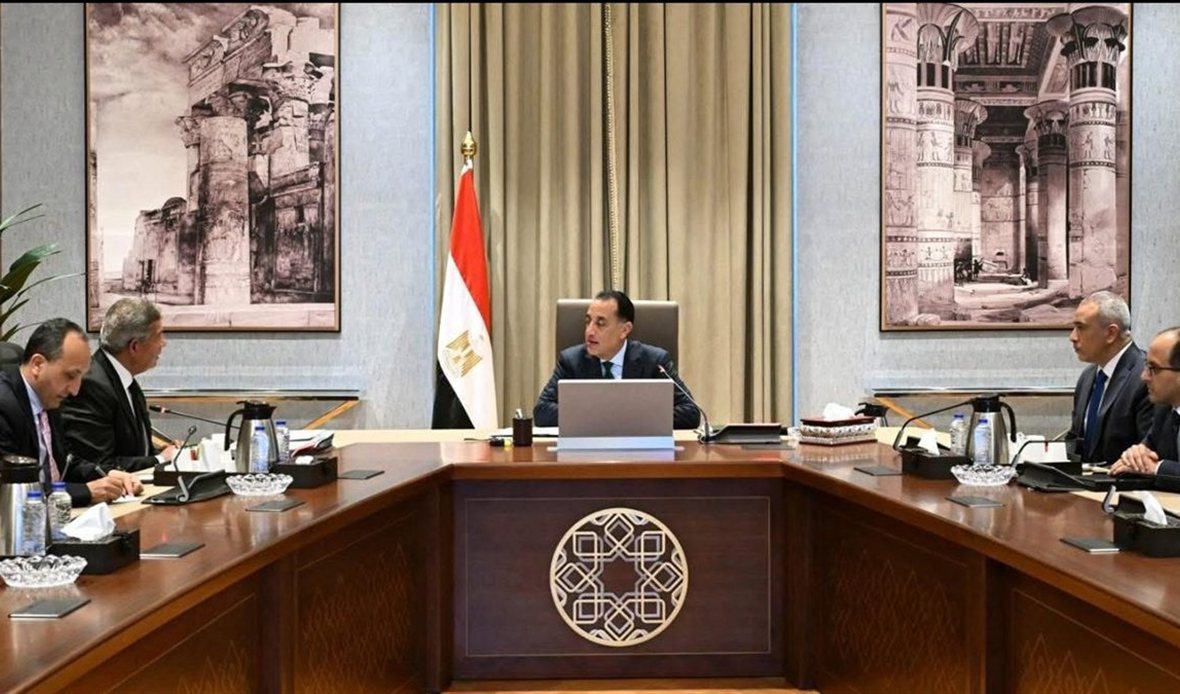 ثماني لجان تضع حلولاً