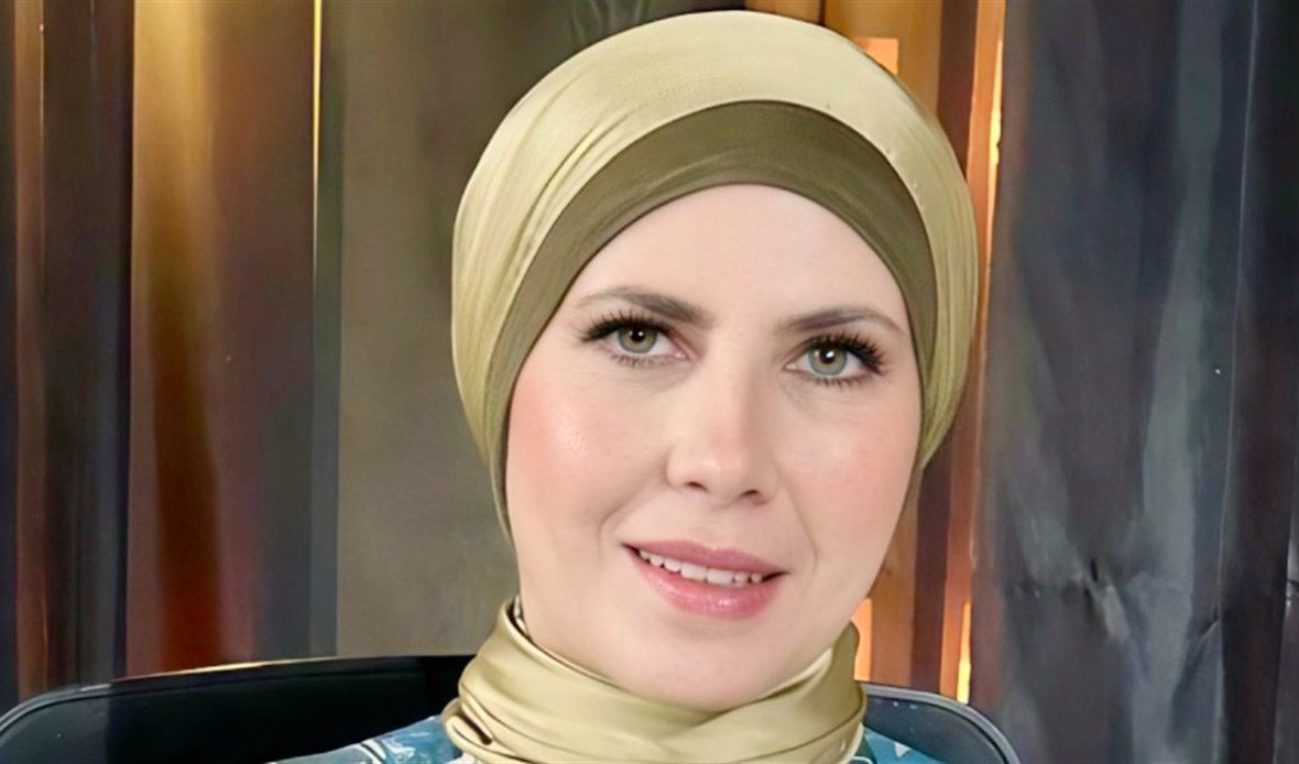 نيفين منصور تفتح