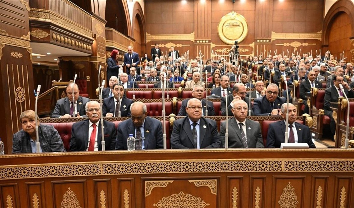 الشيوخ يناقش مكافحة