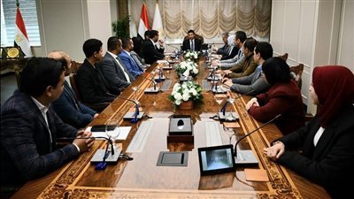 وزير الشباب والرياضة يلتقي نوابًا بالبرلمان من خريجي برامج محاكاة البرلمان ويناقش تطويرها وتوسيع المشاركة