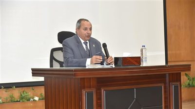 محافظ بورسعيد يفرض نموذجاً جمالياً موحداً لكافتيريات الشاطئ ويعيد رسم الواجهة السياحية