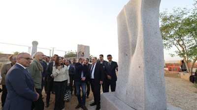 سمبوزيوم أسوان الدولي للنحت: إهداء الدورة الثلاثين لآدم حنين وصلاح مرعي ومشاركة 13 نحاتًا
