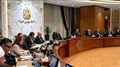 رئيس الوزراء يوجه بتعزيز التواصل مع البرلمان والرد الفوري على طلبات النواب