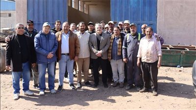 المدير التنفيذي لجهاز حماية وتنمية البحيرات يتفقد المجمع السمكي بالمنزلة ويفتتح مصنع الأعلاف رسميًا