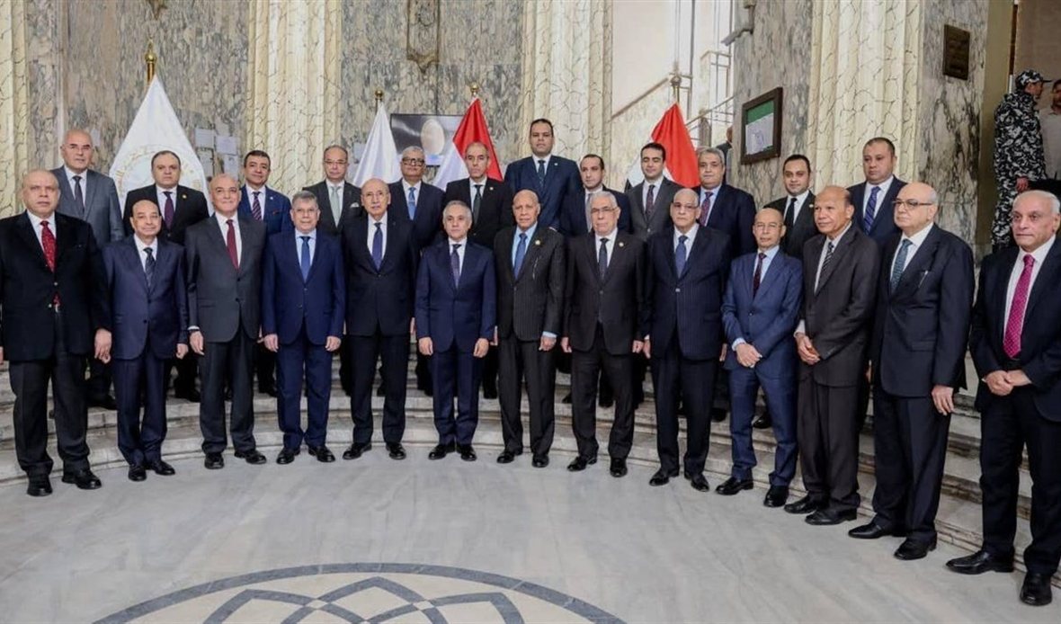 وزير العدل يشهد توقيع