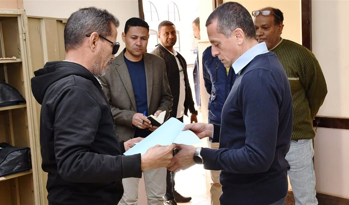 محافظ أسوان يفاجئ