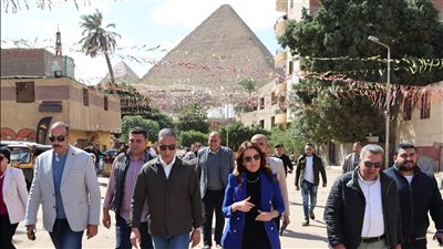 محافظ الجيزة يتفقد نزلة السمان لمتابعة مستجدات مشروعات التطوير ورفع الكفاءة بالمناطق المحيطة بالأهرامات
