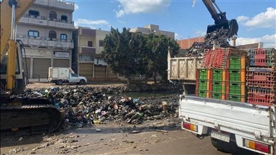 محافظ الدقهلية يوجه بتطهير ترعة الساحل الوسطى بشربين والتعاقد مع جمعيات لرفع القمامة