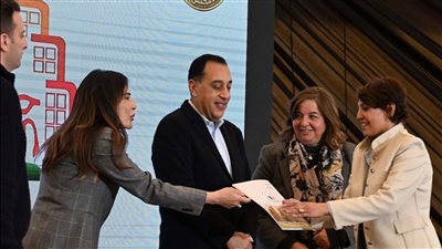 رئيس الوزراء يسلم عقود وحدات «سكن لكل المصريين» بمدينة حدائق العاصمة لمحدودي ومتوسطي الدخل
