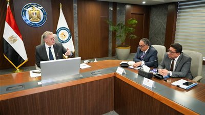 طفرة كبرى في ميناء الحمراء: تداول 88 مليون برميل سنويًا
