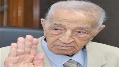 رحيل الإذاعي فهمي عمر رئيس الإذاعة المصرية الأسبق عن 98 عامًا