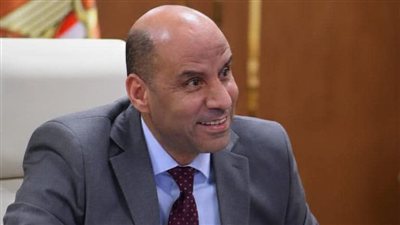 وزارة العمل تبدأ صرف منحة عيد العمال للعمالة غير المنتظمة في جميع محافظات مصر