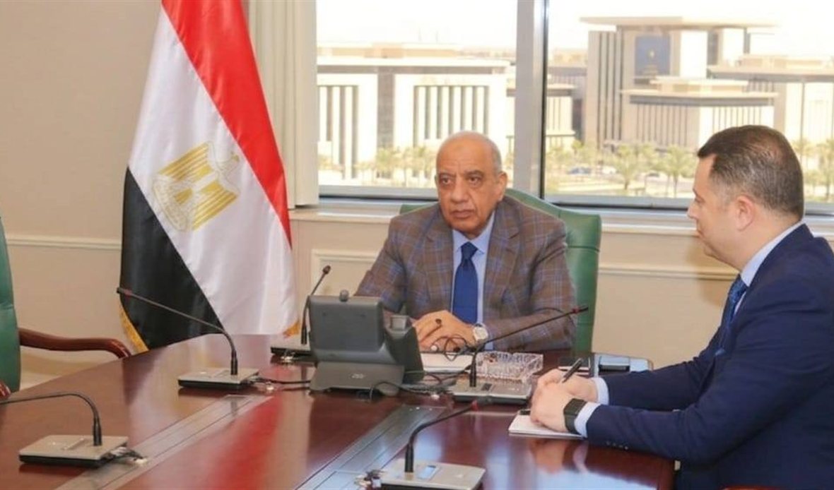 اجتماع وزير الكهرباء