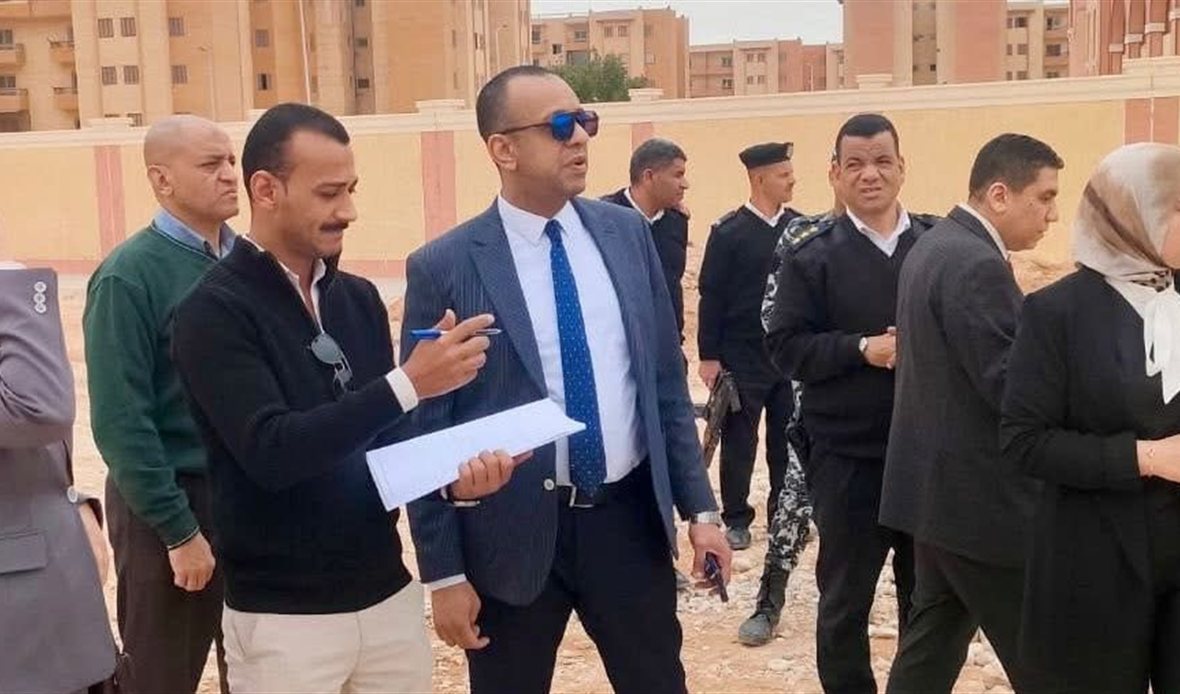 حفرة غير مؤمنة تنهي