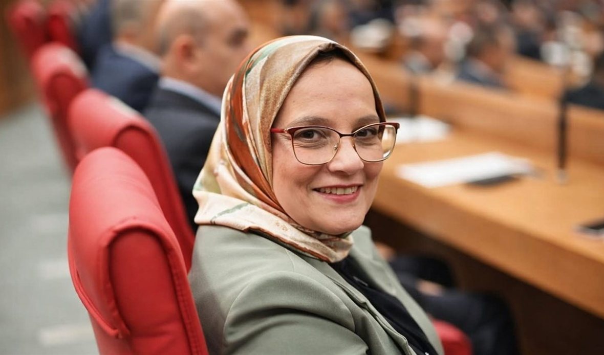 نجلاء العسيلي تطالب