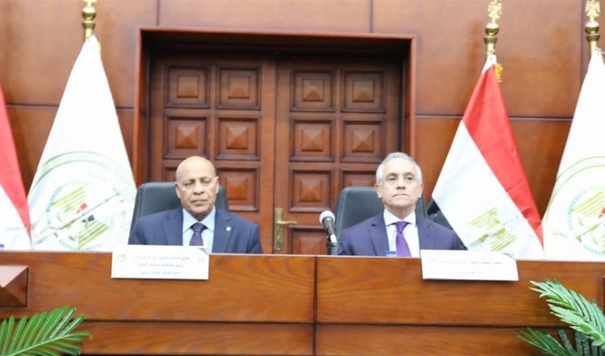 وزير العدل يطرح مبادرات