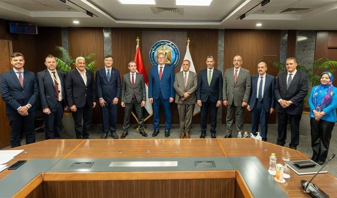 وزير البترول يشهد