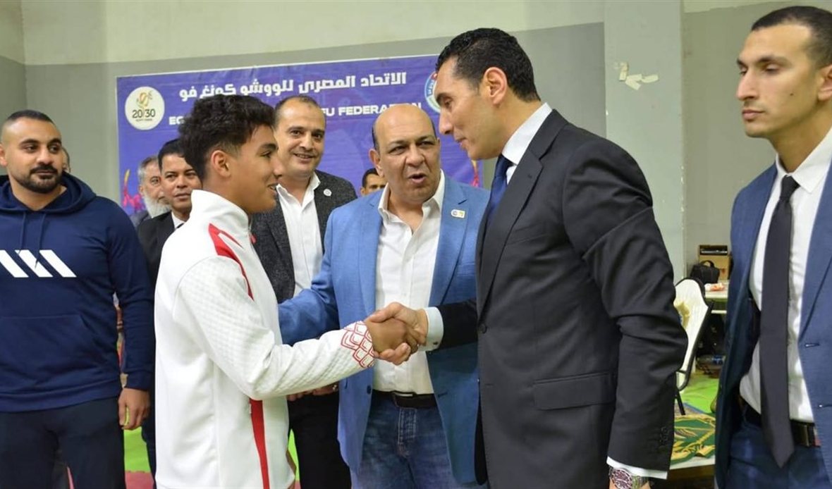 وزير الشباب والرياضة