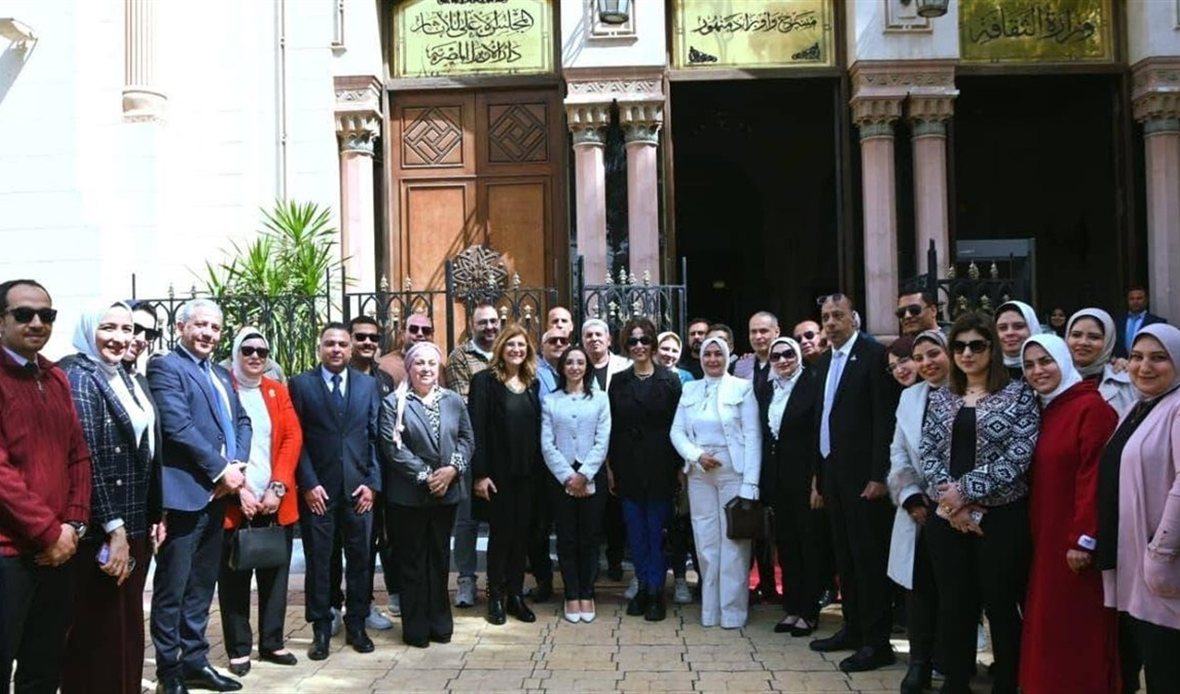 وزيرة الثقافة ومحافظ