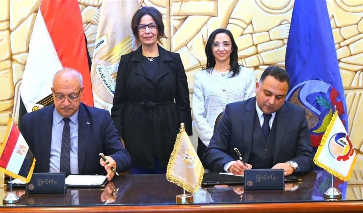 وزيرة الثقافة ومحافظ
