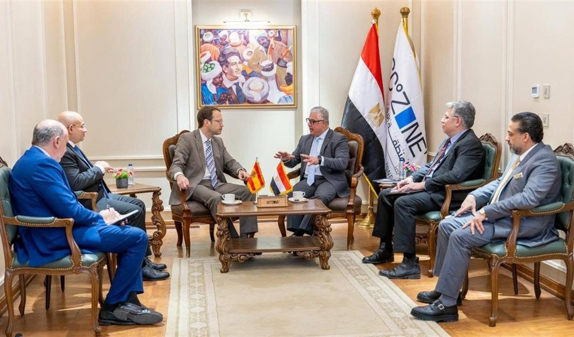 قناة السويس الاقتصادية