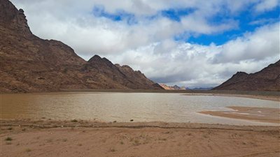 أمطار غزيرة وسيول تضرب جنوب سيناء ومطروح ووزارة الري تعلن حصاد كميات كبيرة من المياه