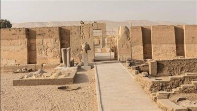 ترميم رأس تمثال رمسيس الثاني في أبيدوس بسوهاج ووضعه عند مدخل المعبد