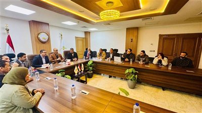 وزيرة الإسكان تتابع تسريع توفيق أوضاع الأراضي في مدينتي العبور والشروق