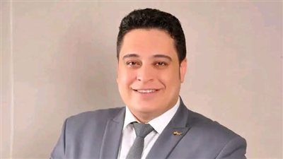 النائب محمد عطا يطالب بحسم تكليف صيادلة دفعة 2023 ورفض قصره على نسبة من الخريجين