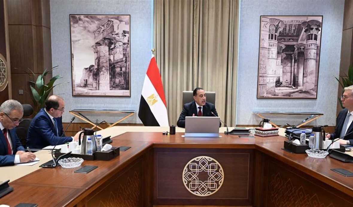 رئيس الوزراء يتابع
