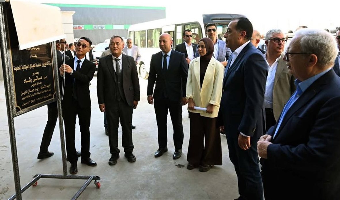 رئيس الوزراء يفتتح