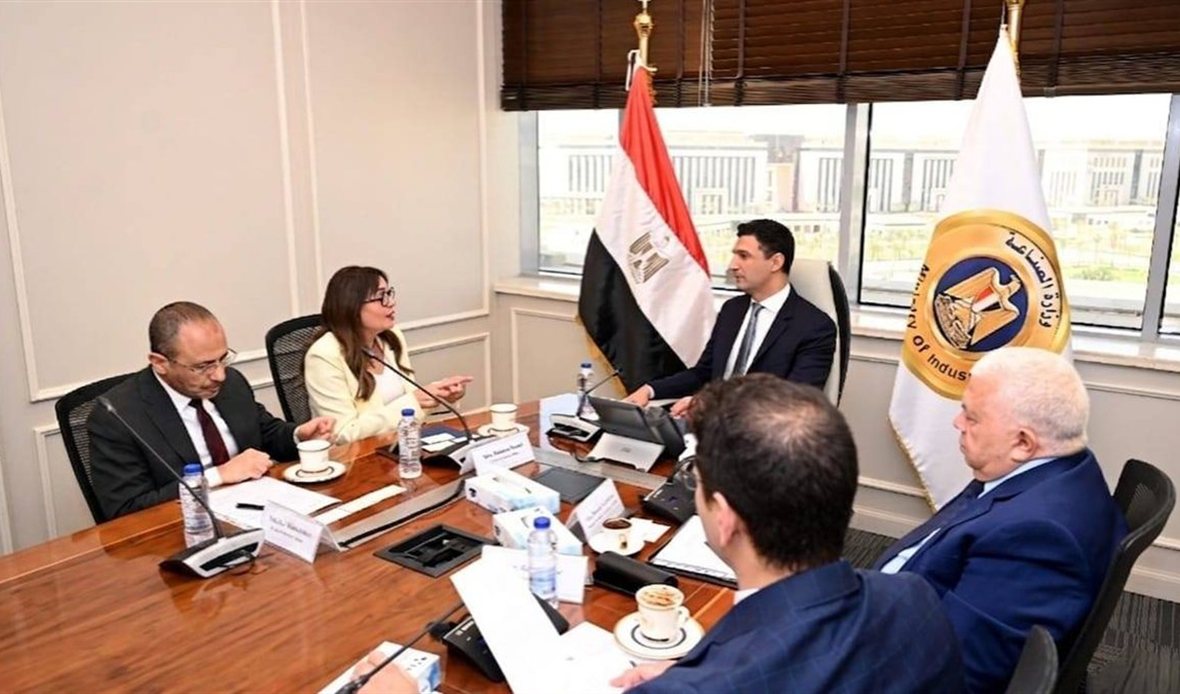 وزير الصناعة خالد