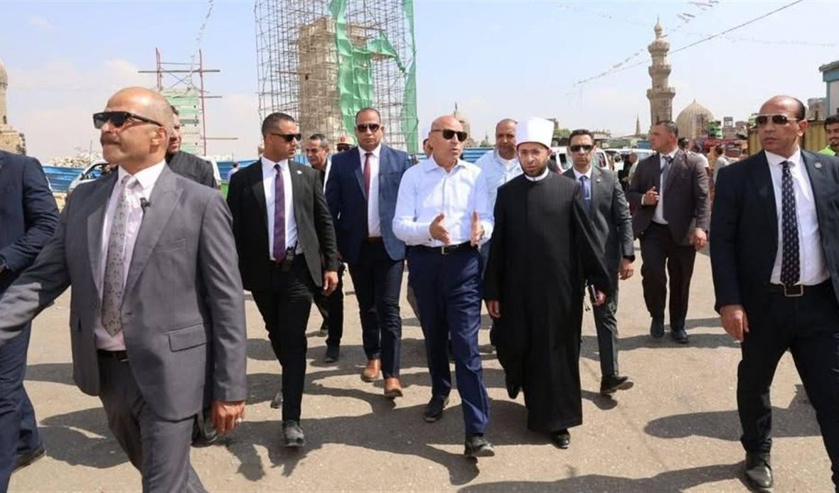 وزير الأوقاف ومحافظ