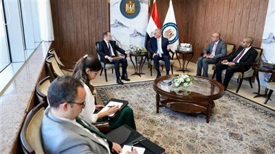 وزارة البترول تعزز التعاون مع أباتشي لرفع الكفاءة التشغيلية وزيادة الإنتاج