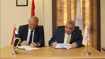 جهاز حماية البحيرات وWorldFish يوقعان بروتوكولًا لتعزيز الطاقة المتجددة في الاستزراع السمكي بدعم نرويجي