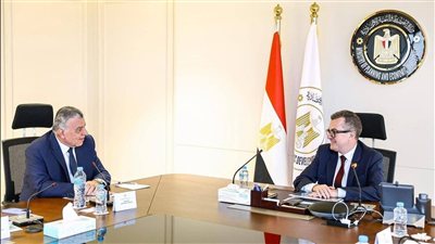 دعم ريادة الأعمال والشركات الناشئة على طاولة وزير التخطيط وشركة «أيادي للاستثمار»