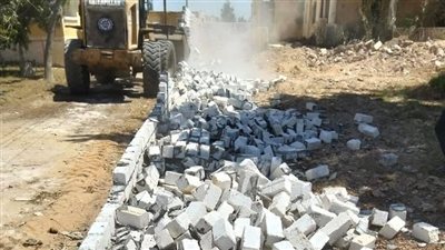 إزالة تعدٍ على أملاك الدولة بالدلنجات بمساحة 800 متر