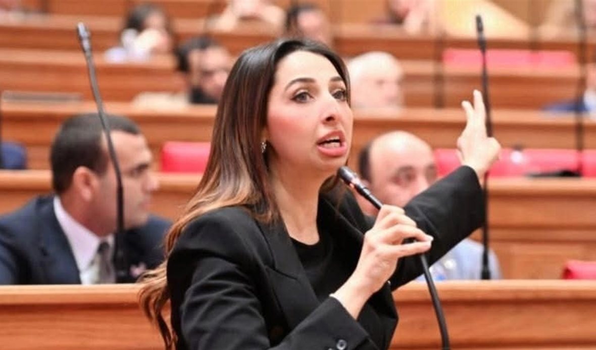 نشوى الشريف تتابع