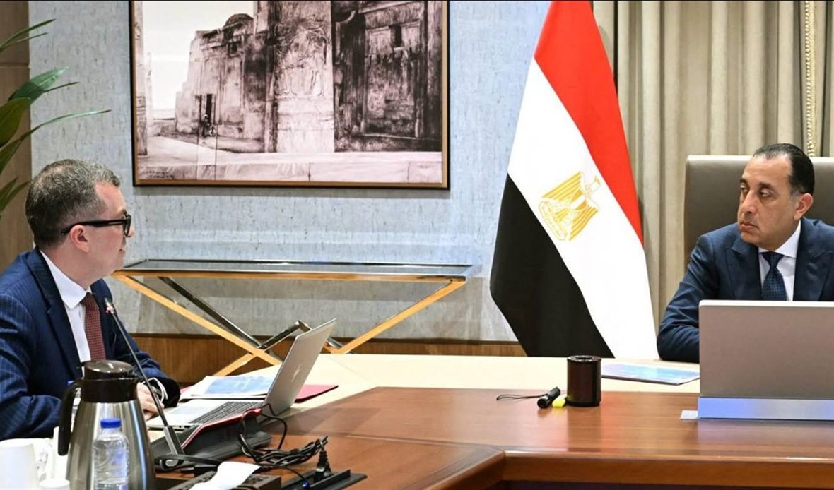 رئيس الوزراء يتابع
