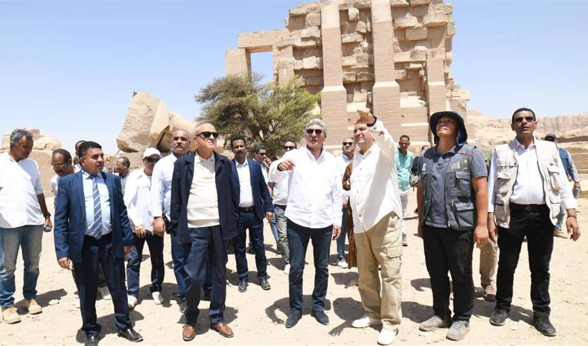 وزير السياحة والآثار