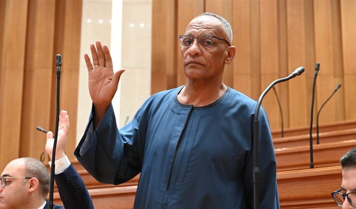مدحت ركابي يطرح أزمة