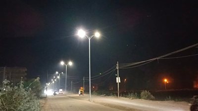 تشغيل 30 عمود إنارة بطريق عمر أبو العز «السلخانة» في دسوق بكفرالشيخ